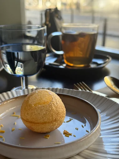 Elegant Dining Experience